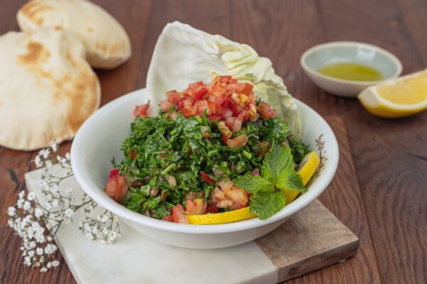 Tabule salata sa bulgurom, peršunom i limunom: originalni recept